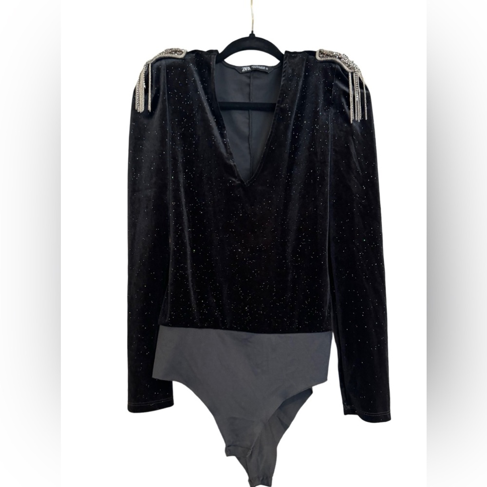 Beautiful Zara black velvet bodysuit worn once/ shoulder pads